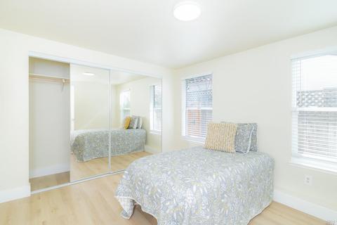 52 D St, Vallejo, CA 94590 photo 23
