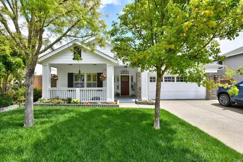 308 Laurel Ct, Cloverdale, CA 95425