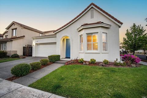 1379 Birdie Dr, Windsor, CA 95492 photo 1