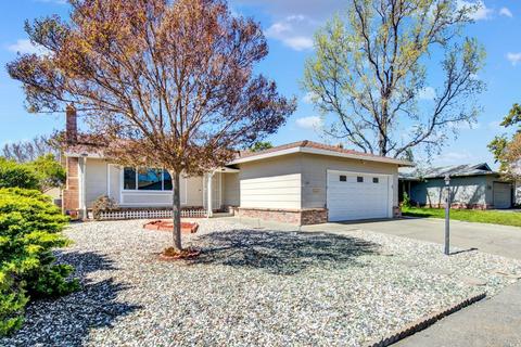 163 Carlsbad Cir, Vacaville, CA 95688