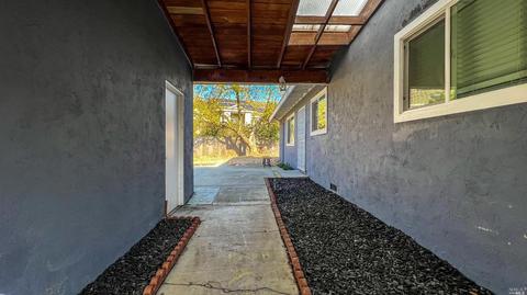 117 Larkwood Ct, Vallejo, CA 94591 photo 2