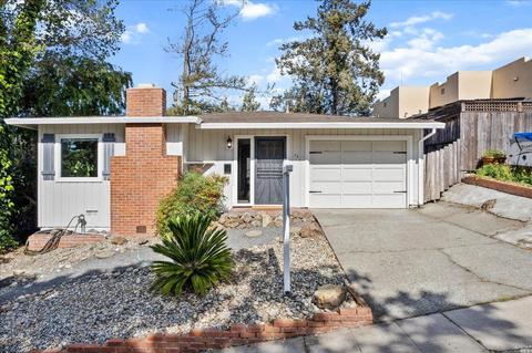 74 Raymond Hts, Petaluma, CA 94952
