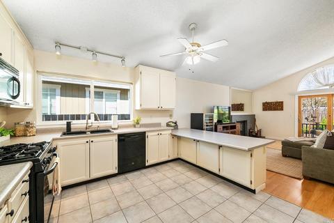 809 Bond Pl, Windsor, CA 95492 photo 9