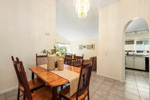 809 Bond Pl, Windsor, CA 95492 photo 8