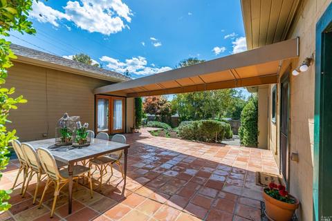 153 Stonecrest Dr, Napa, CA 94558 photo 2