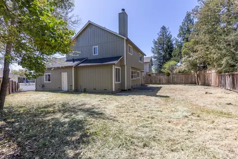 125 Thrushwing Ave, Windsor, CA 95492