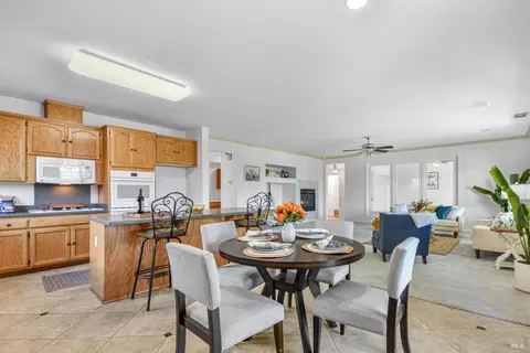 556 Ruby Dr, Vacaville, CA 95687 photo 20