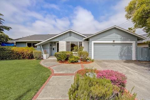 1835 Tisserand Dr, Santa Rosa, CA 95405