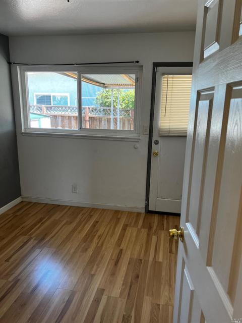 560 Greenbach St, Napa, CA 94559 photo 9