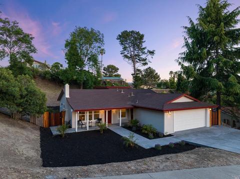 840 Reef Point Dr, Rodeo, CA 94572