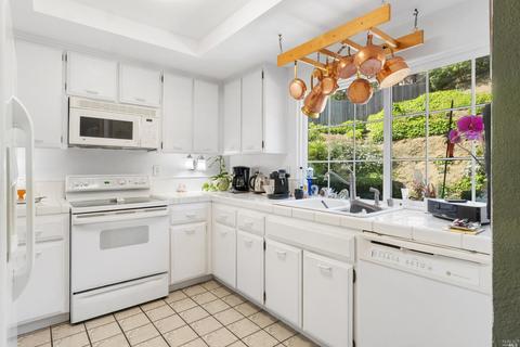 1365 Shea Ter, Vallejo, CA 94591 photo 14
