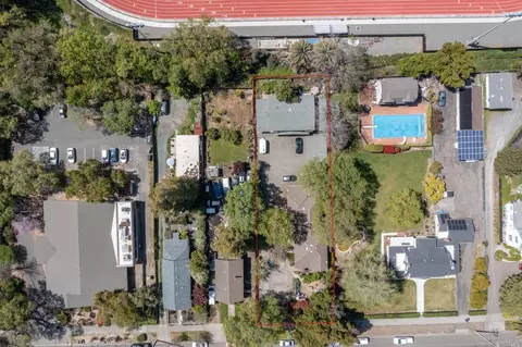 415 N Cloverdale Blvd, Cloverdale, CA 95425