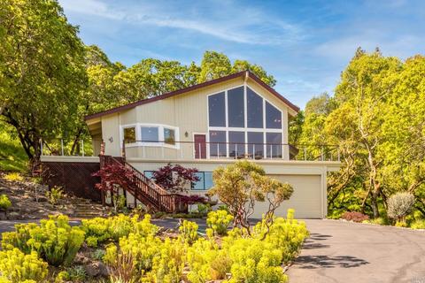 3957 Holland Dr, Santa Rosa, CA 95404