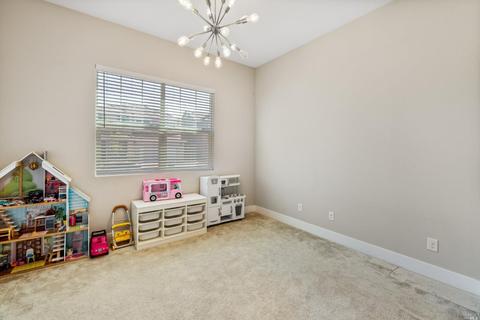642 Periwinkle Dr, Vacaville, CA 95687 photo 9