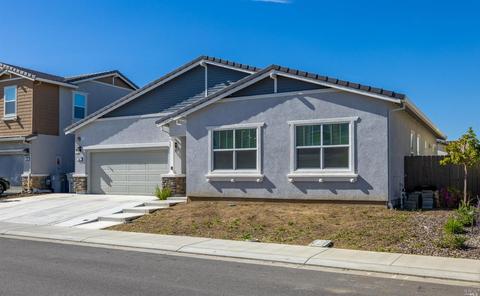 642 Periwinkle Dr, Vacaville, CA 95687 photo 2