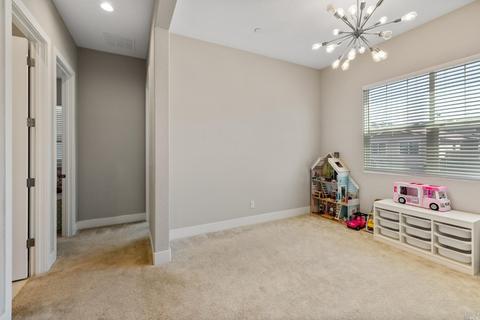642 Periwinkle Dr, Vacaville, CA 95687 photo 8
