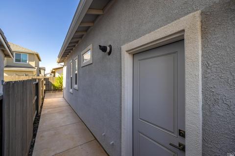 642 Periwinkle Dr, Vacaville, CA 95687 photo 48