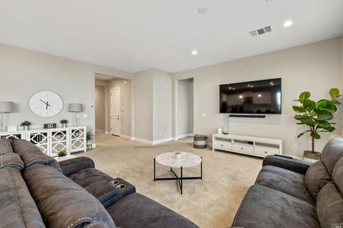 642 Periwinkle Dr, Vacaville, CA 95687 photo 28