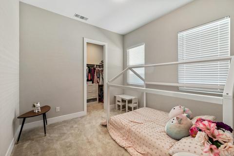 642 Periwinkle Dr, Vacaville, CA 95687 photo 12
