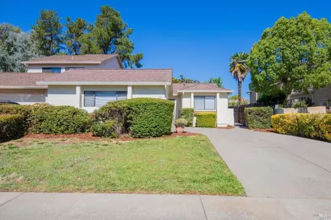 1931 Larchmont Cir, Fairfield, CA 94534