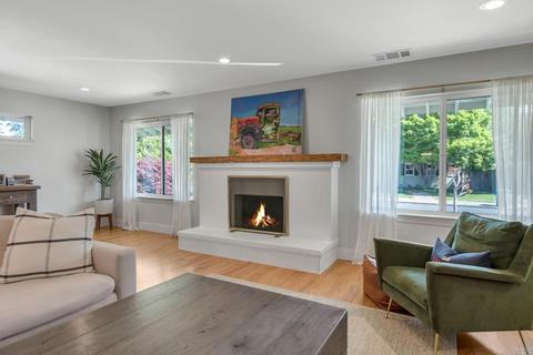 593 Este Madera Dr, Sonoma, CA 95476 photo 2