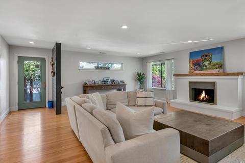 593 Este Madera Dr, Sonoma, CA 95476
