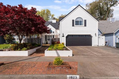 1623 Gamay St, Santa Rosa, CA 95403