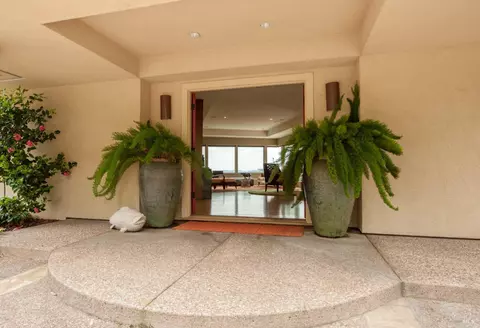 448 Fairhills Dr, San Rafael, CA 94901