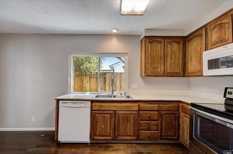 2422 Sunrise Dr, Fairfield, CA 94533 photo 10