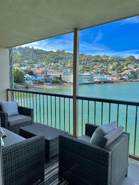 100 South St #207, Sausalito, CA 94965