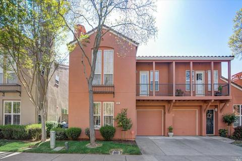 45 Holliday Dr, Novato, CA 94949