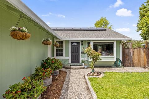 753 Lindsay Ave, Rohnert Park, CA 94928