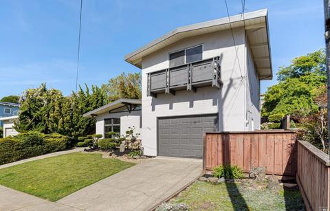 1330 S 58th St, Richmond, CA 94804