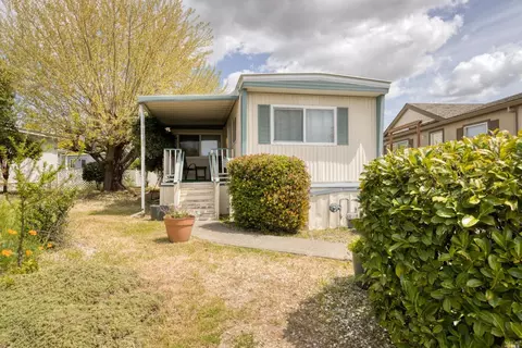 1129 Adrienne Way, Santa Rosa, CA 95401