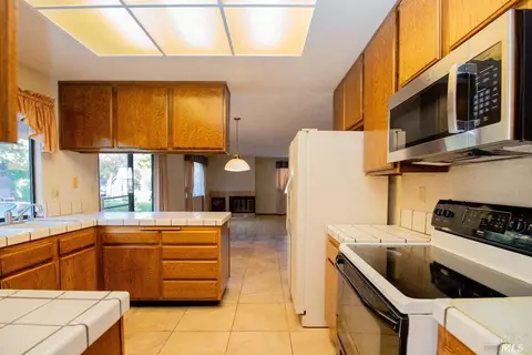 3102 Americano Ct, Fairfield, CA 94533 photo 10