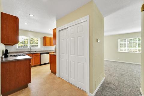1520 Lassen Ct, Vallejo, CA 94591 photo 10