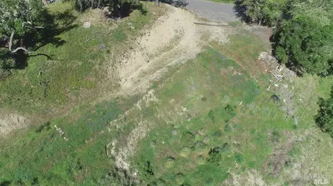 5227 Vista Grande Dr, Santa Rosa, CA 95403