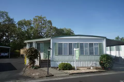 136 Colonial Park Dr, Santa Rosa, CA 95403