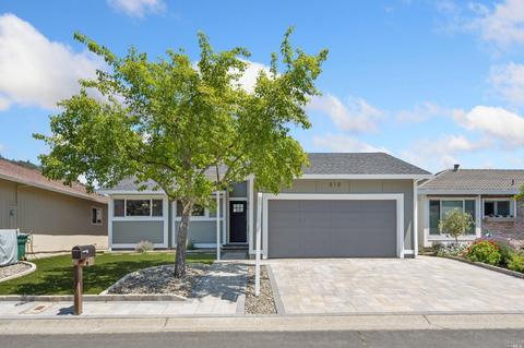 310 Prune Tree Dr, Healdsburg, CA 95448
