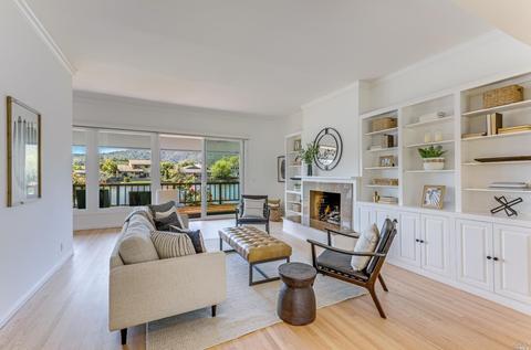 371 Riviera Cir, Larkspur, CA 94939