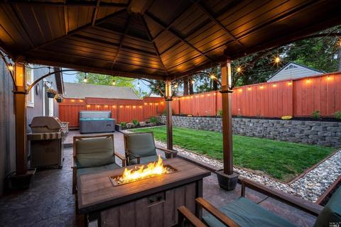 379 Sugar Maple Ln, Windsor, CA 95492 photo 2