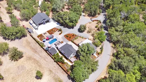 31681 Mccray Rd, Cloverdale, CA 95425