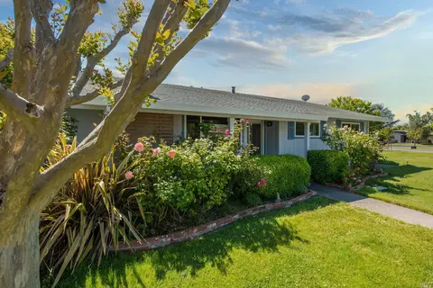 122 Vineyard Cir, Sonoma, CA 95476
