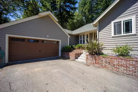 617 Meadow Wood Ln, Willits, CA 95490