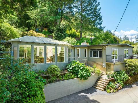 2494 Riverview Dr, Healdsburg, CA 95448