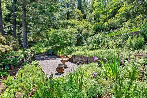 2494 Riverview Dr, Healdsburg, CA 95448 photo 37