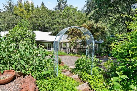 2494 Riverview Dr, Healdsburg, CA 95448 photo 47