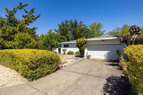 750 Sun Ln, Novato, CA 94947