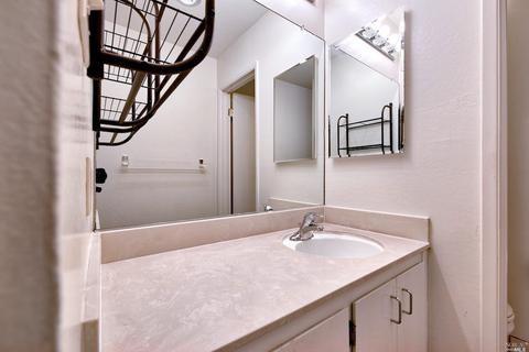 2 Roundtree Blvd, San Rafael, CA 94903 photo 19