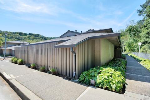2 Roundtree Blvd, San Rafael, CA 94903 photo 1